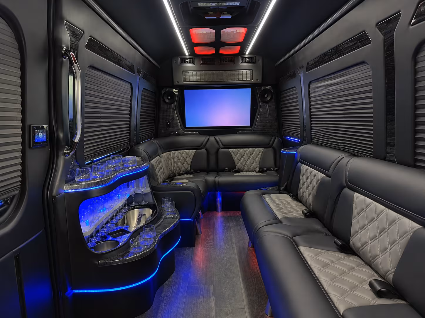 multi day bus rentals from denver to new mexico wyoming and beyond